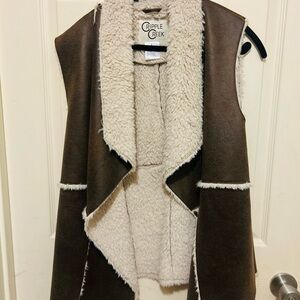 Cripple Creek Women's Stylish Brown and Cream Vest